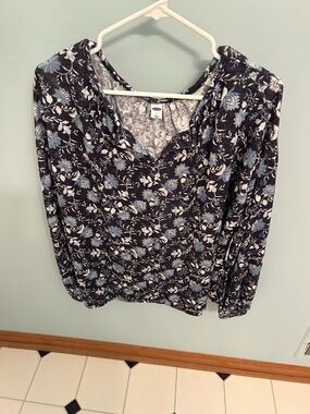 Old Navy Floral V-Neck Long Sleeve Top - Navy, Light Blue, White